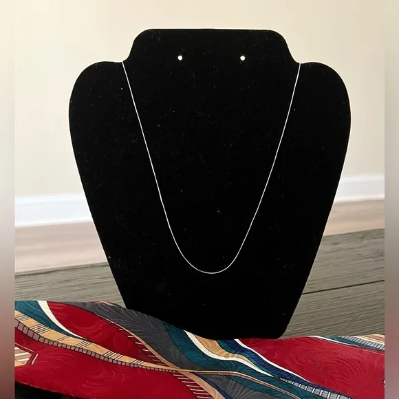 14K White Gold Box Chain Necklace 18” Tested 0.88g - Picture 2 of 7